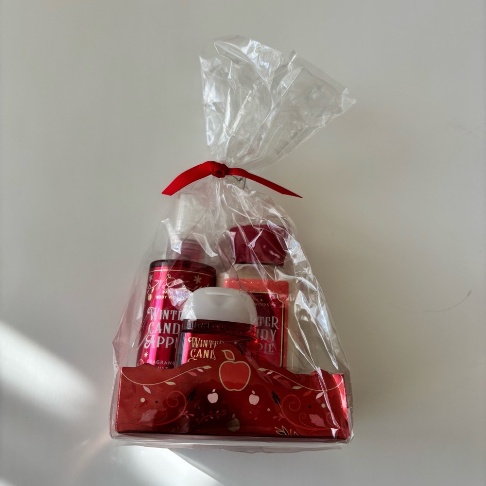 bath and body works winter candy apple set